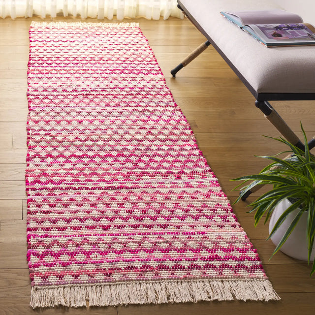 Safavieh Montauk 2'-3" x 8'-0" Rug in Pink / Ivory