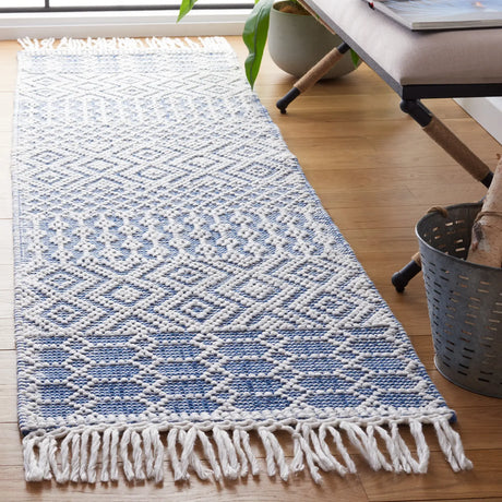 Safavieh Casablanca 2'-3" x 8'-0" Rug in Blue / Ivory