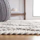 Safavieh Vermont 4'-0" x 6'-0" Rug in Ivory / Grey