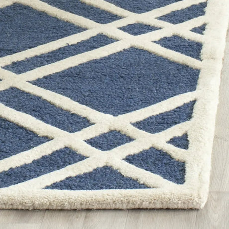 Safavieh Cambridge 2'-6" x 6'-0" Rug in Navy Blue / Ivory