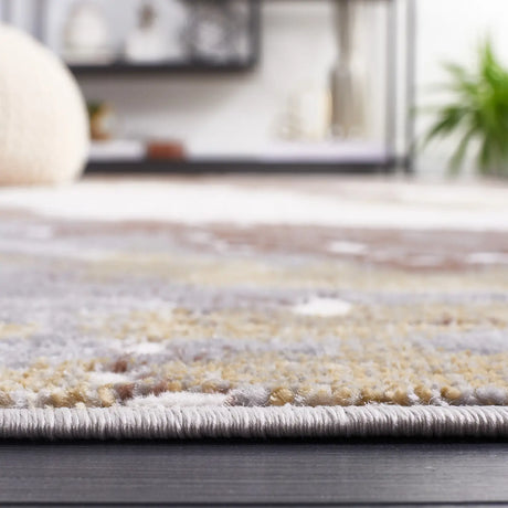 Safavieh Palma 4'-0" x 6'-0" Rug in Beige / Brown