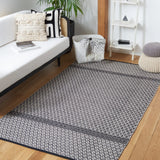 Safavieh Kilim 4'-0" x 6'-0" Rug in Black / Ivory