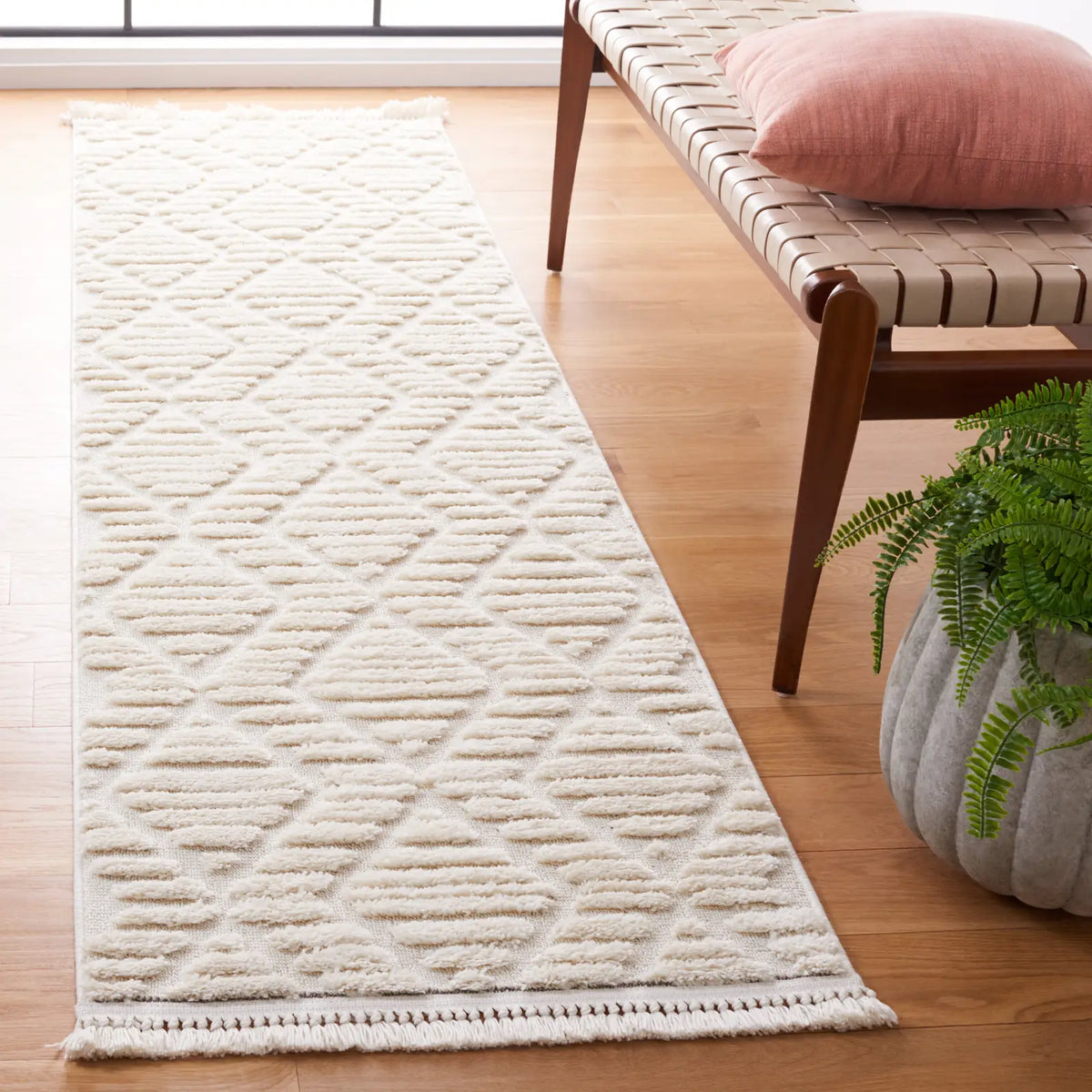 Safavieh Urban 2'-2" x 10'-0" Rug in Ivory