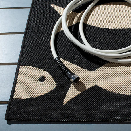 Safavieh Courtyard 6'-7" x 6'-7" Rug in Black / Beige