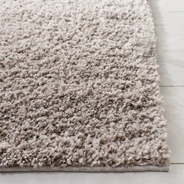 Safavieh Arizona Shag 4'-0" x 6'-0" Rug in Linen