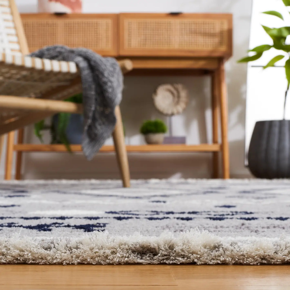 Safavieh Marrakesh 4'-0" x 6'-0" Rug in Grey / Navy
