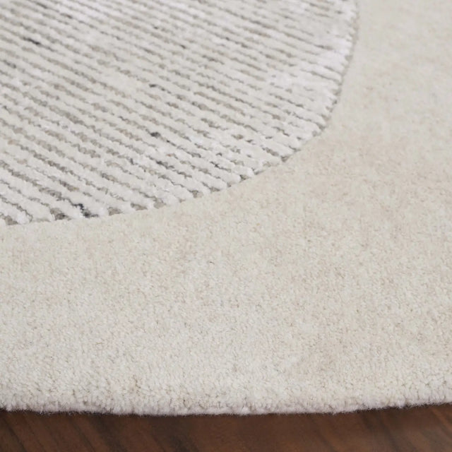 Safavieh Fifth Avenue 6'-0" x 6'-0" Rug in Ivory / Grey
