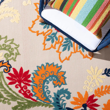 Safavieh Cabana 4'-5" x 6'-5" Rug in Ivory / Blue