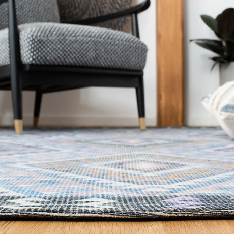 Safavieh Marbella 4'-0" x 6'-0" Rug in Blue / Gold
