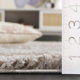 Safavieh Penelope Shag 4'-0" x 6'-0" Rug in Taupe / Ivory