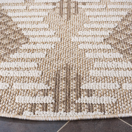 Safavieh Global 6'-7" x 6'-7" Rug in Beige / Ivory