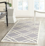 Safavieh Cambridge 2'-6" x 6'-0" Rug in Silver / Ivory