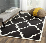 Safavieh Dhurries 4'-0" x 6'-0" Rug in Black / Ivory