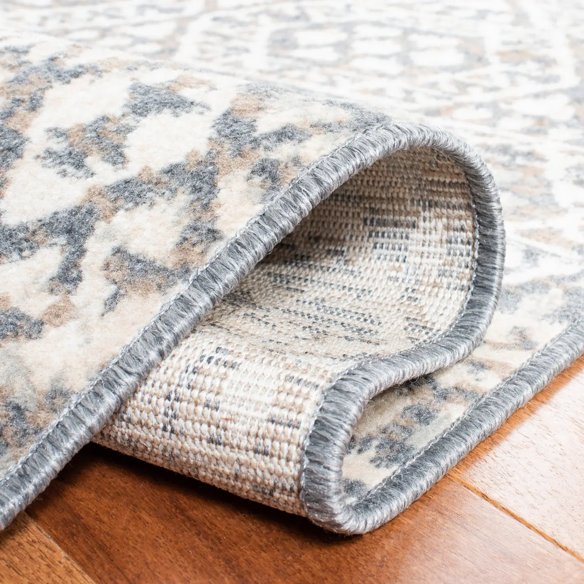 Safavieh Pyramid 10'-0" x 14'-0" Rug in Ivory / Charcoal