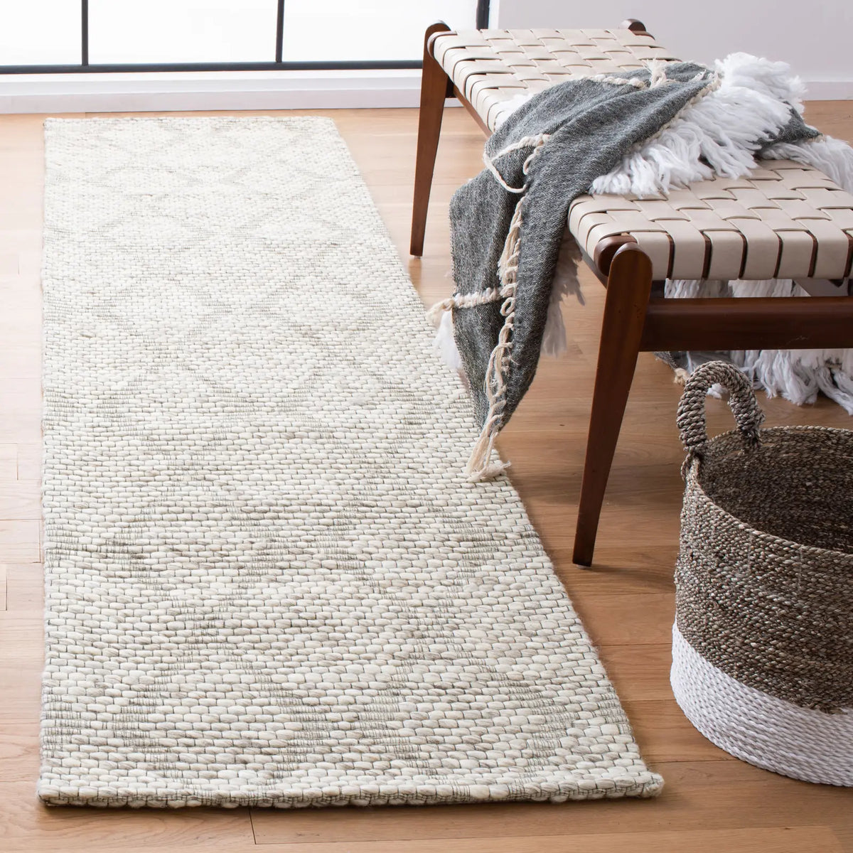 Safavieh Marbella 2'-3" x 9'-0" Rug in Beige