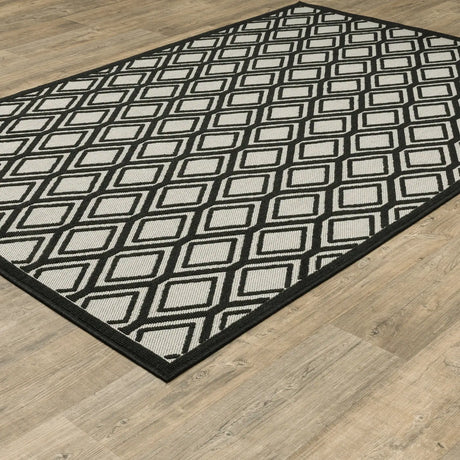 Oriental Weavers Torrey 4151G Beige/ Black Rug - angle detail
