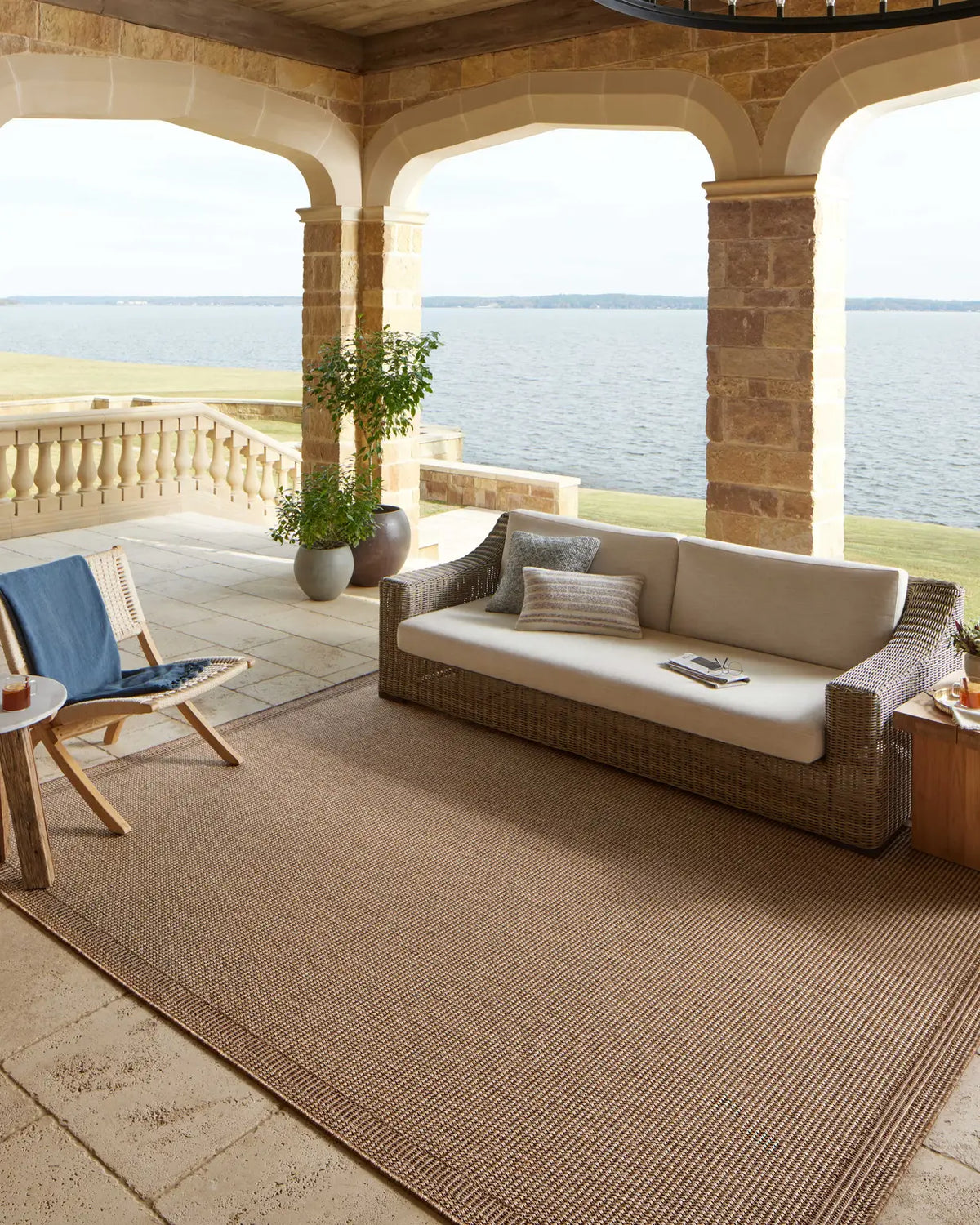 Loloi Merrick Mer-03 Natural/Oatmeal Rug - room scene 3