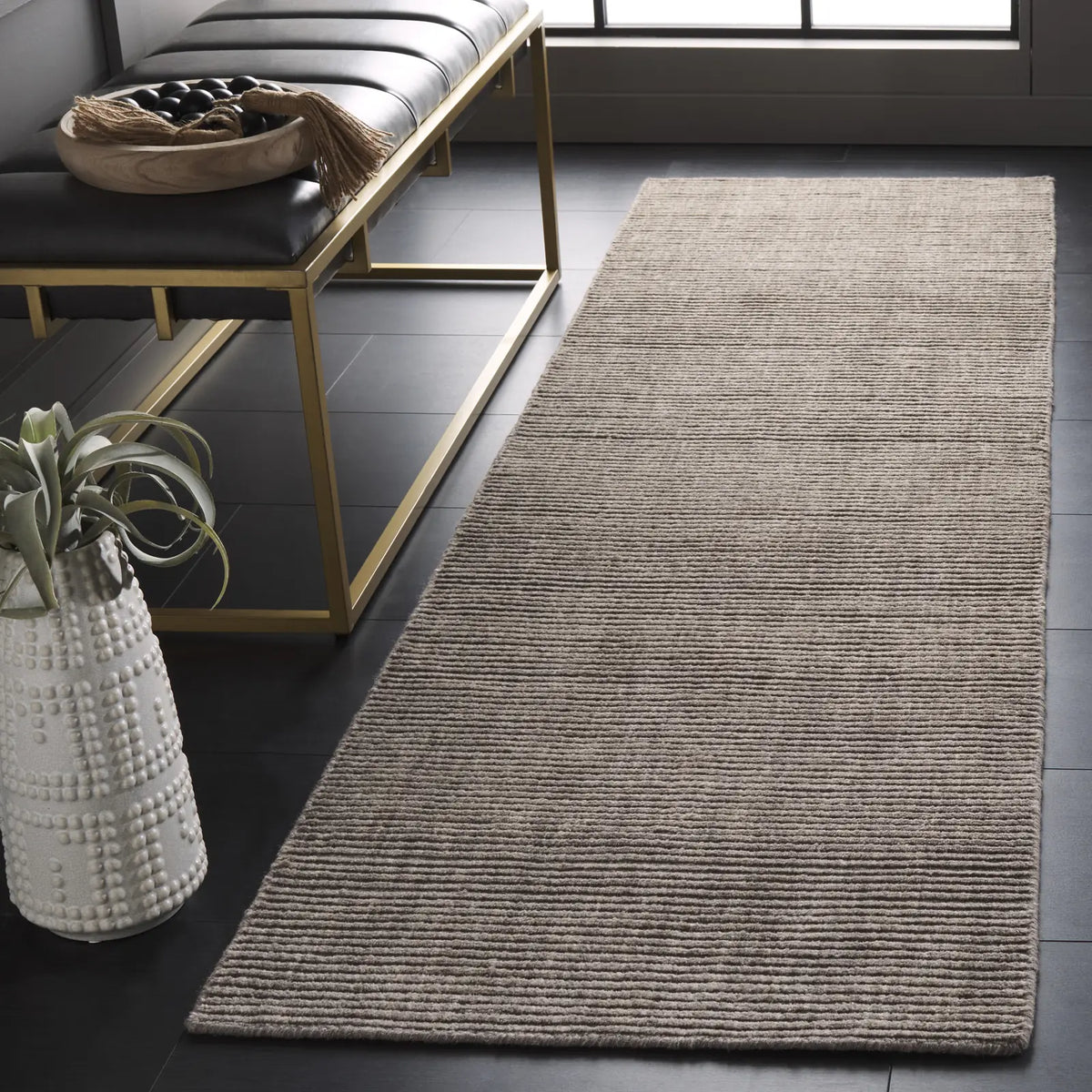 Safavieh Himalaya 2'-3" x 8'-0" Rug in Dark Grey