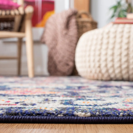 Safavieh Madison 4'-0" x 6'-0" Rug in Navy / Ivory