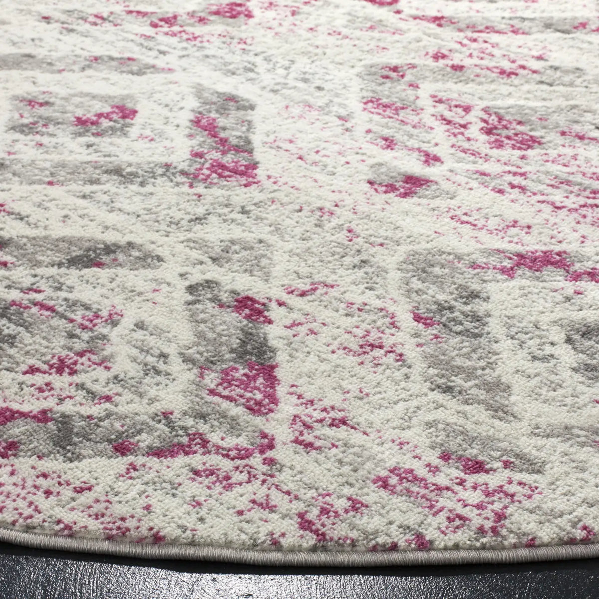 Safavieh Skyler 6'-7" x 6'-7" Rug in Ivory / Pink