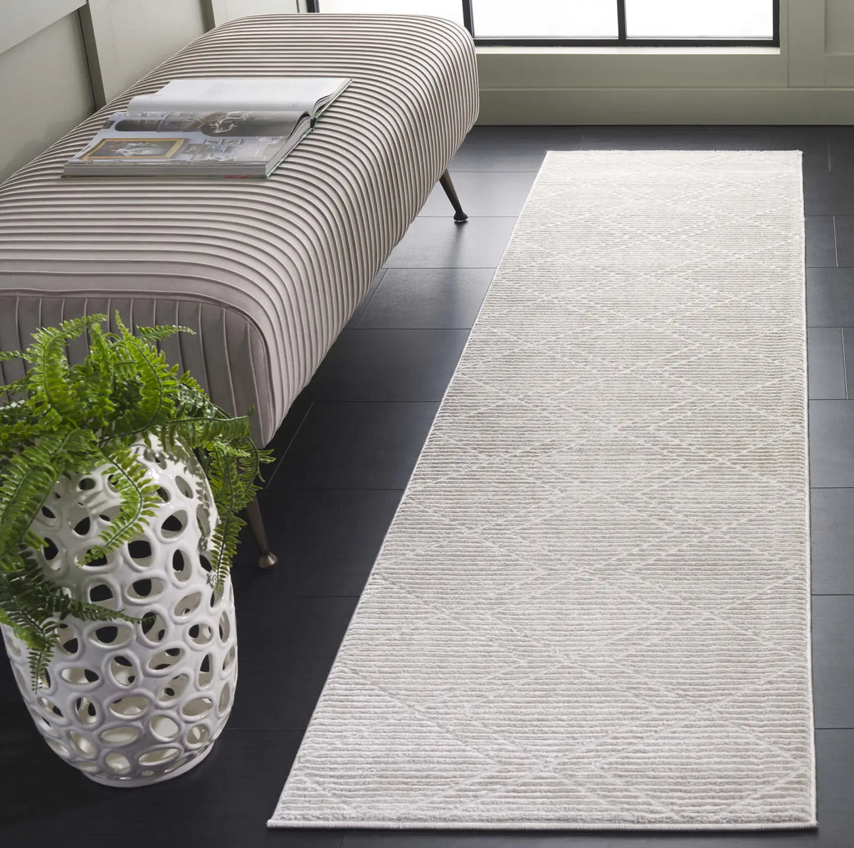 Safavieh Carter 2'-0" x 8'-0" Rug in Ivory / Taupe