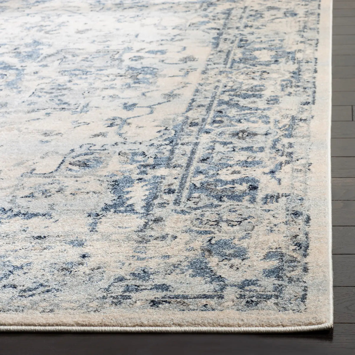 Safavieh Charleston 4'-0" x 6'-0" Rug in Ivory / Navy