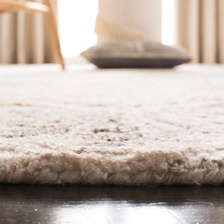 Safavieh Marquee 5'-0" x 8'-0" Rug in Beige / Ivory