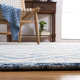 Safavieh Metro 4'-0" x 6'-0" Rug in Blue / Ivory