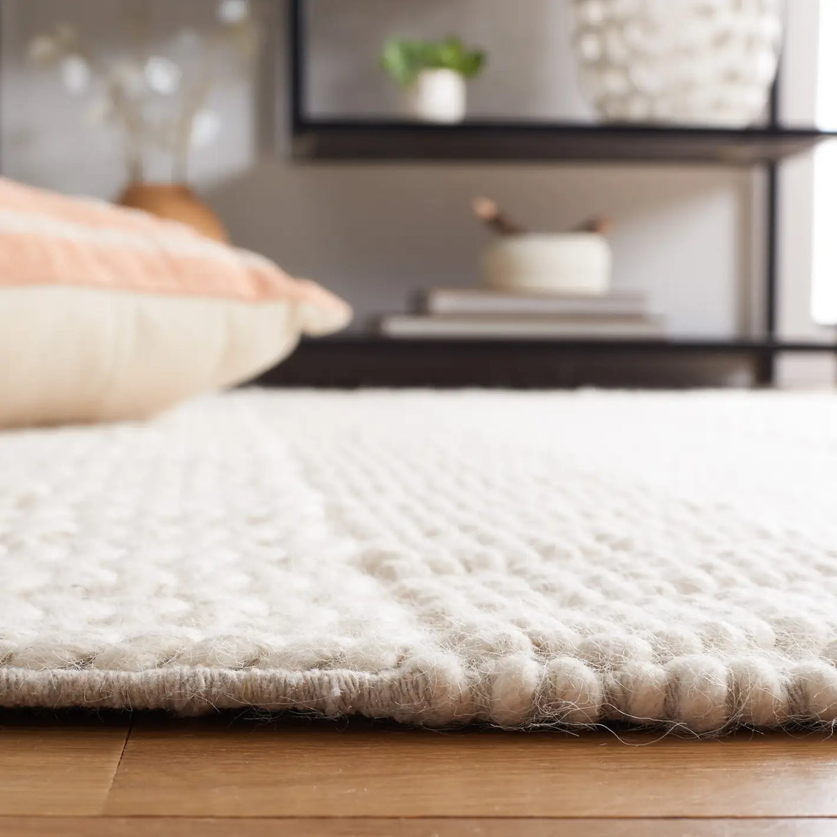 Safavieh Natura 4'-0" x 6'-0" Rug in Ivory