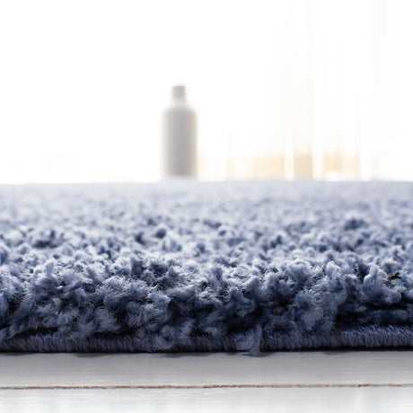 Safavieh Primo Shag 4'-0" x 6'-0" Rug in Blue