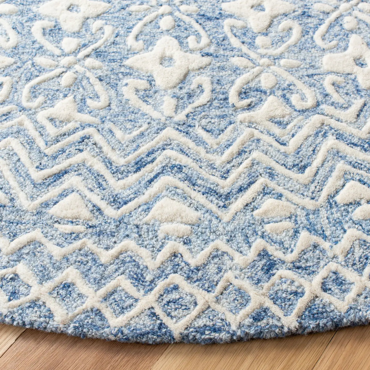 Safavieh Blossom 6'-0" x 6'-0" Rug in Blue / Ivory