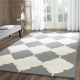 Safavieh Cambridge 4'-0" x 6'-0" Rug in Dark Grey / Ivory