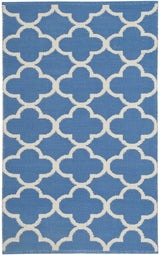 Safavieh Montauk 2'-6" x 4'-0" Rug in Blue / Ivory