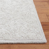 Safavieh Martha Stewart 4'-0" x 6'-0" Rug in Light Grey / Taupe