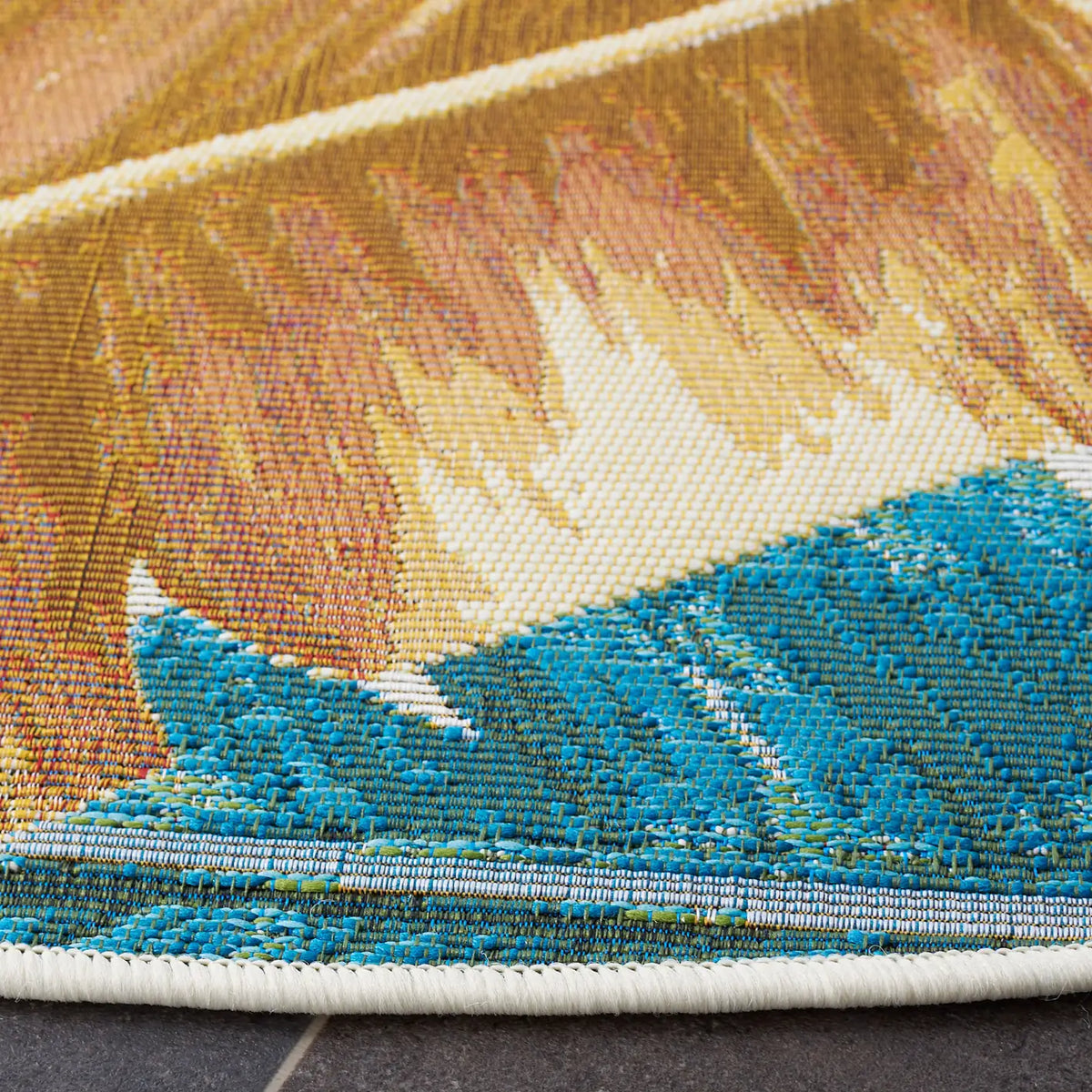 Safavieh Barbados 500 5'-3" x 5'-3" Rug in Gold / Green