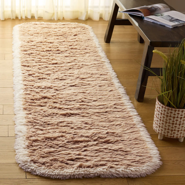 Safavieh Casablanca 2'-3" x 8'-0" Rug in Rust / Ivory