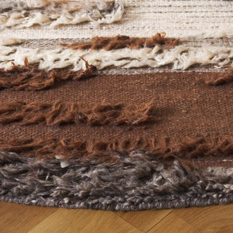 Safavieh Kenya 6'-0" x 6'-0" Rug in Grey / Brown