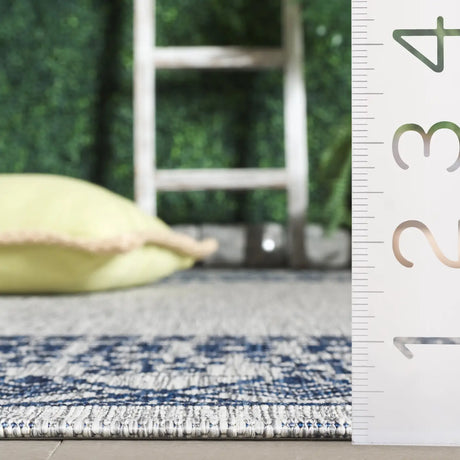 Safavieh Courtyard 5'-3" x 7'-7" Rug in Grey / Navy