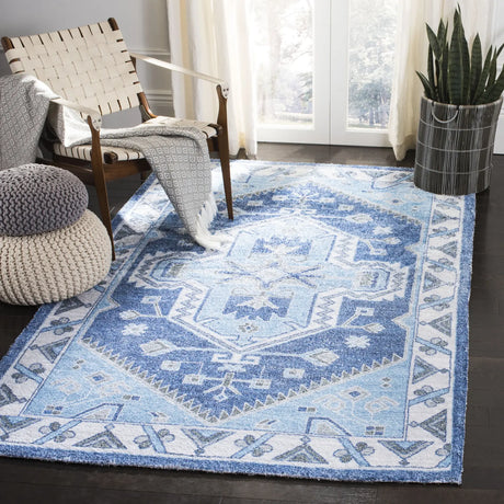 Safavieh Saffron 4'-0" x 6'-0" Rug in Blue / Ivory