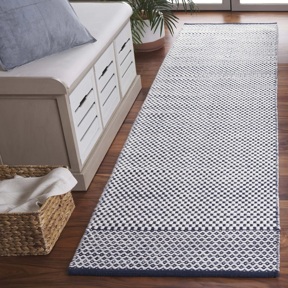 Safavieh Vermont 2'-3" x 9'-0" Rug in Navy / Ivory