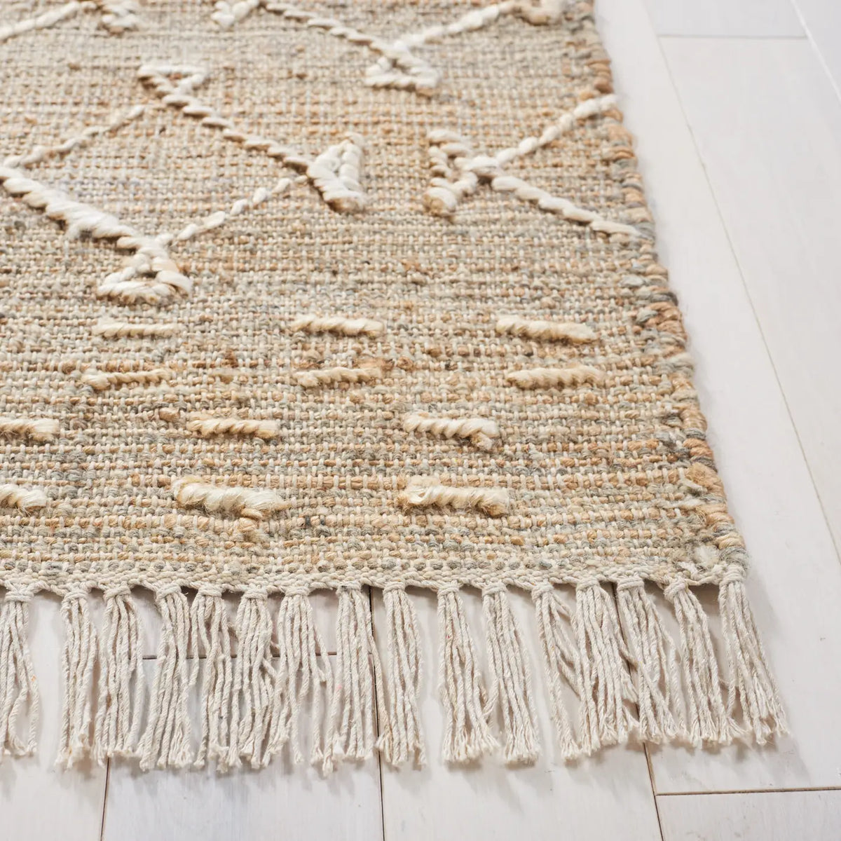 Safavieh Natural Fiber 4'-0" x 6'-0" Rug in Natural / Ivory