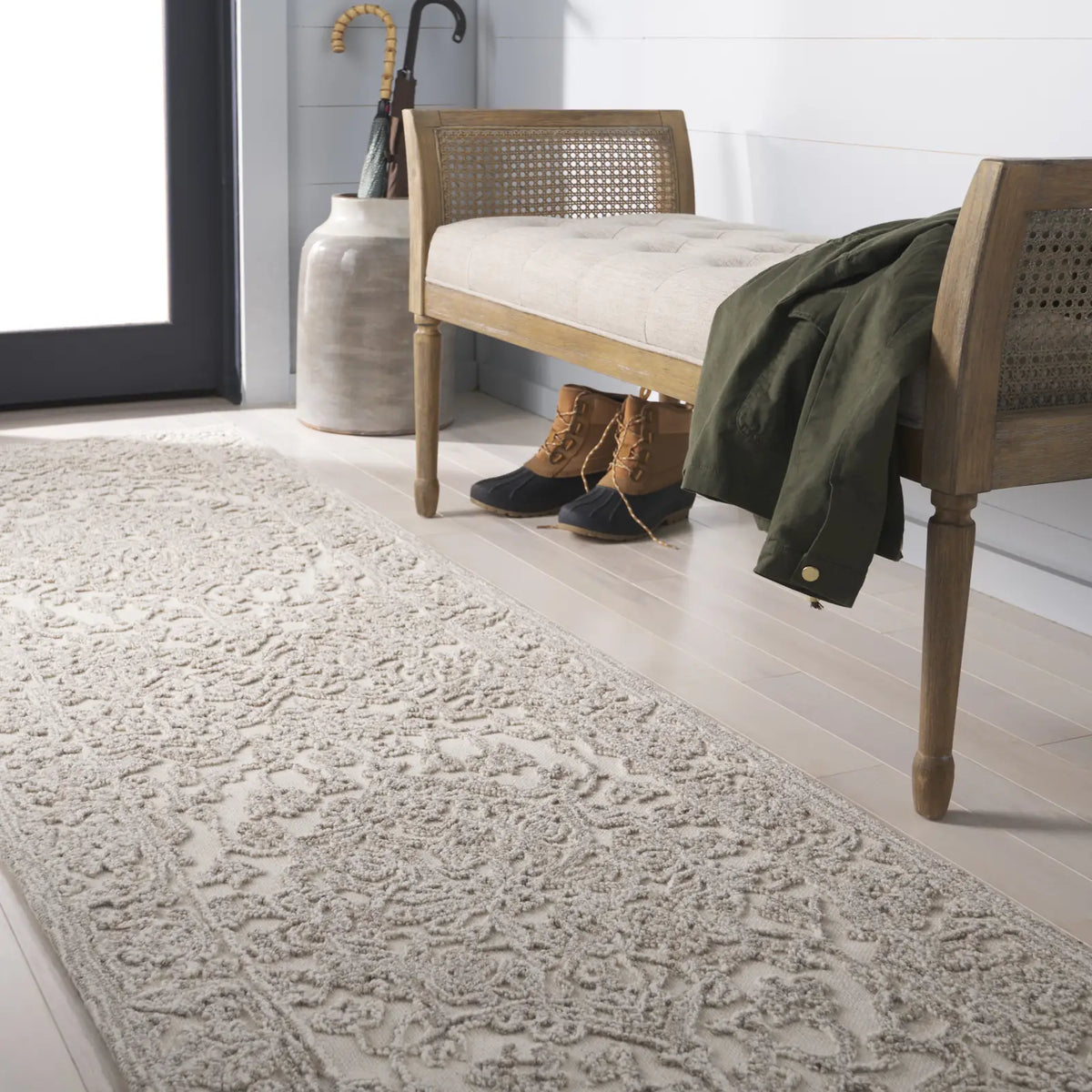 Safavieh Martha Stewart 2'-3" x 8'-0" Rug in Ivory / Natural