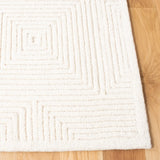 Safavieh Textural 4'-0" x 6'-0" Rug in Ivory