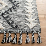 Safavieh Kenya 6'-0" x 9'-0" Rug in Ivory / Black