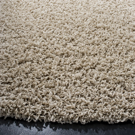 Safavieh Sga-Athens Shag 6'-7" x 6'-7" Rug in Beige