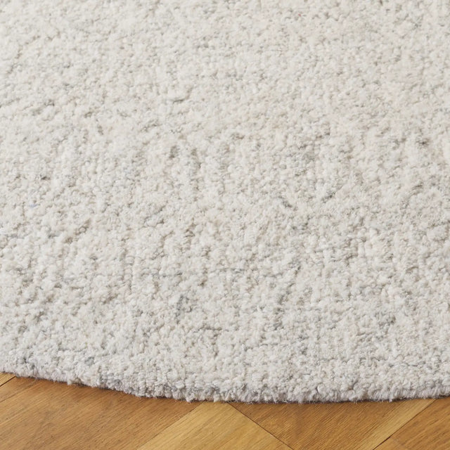 Safavieh Pine 6'-0" x 6'-0" Rug in Silver