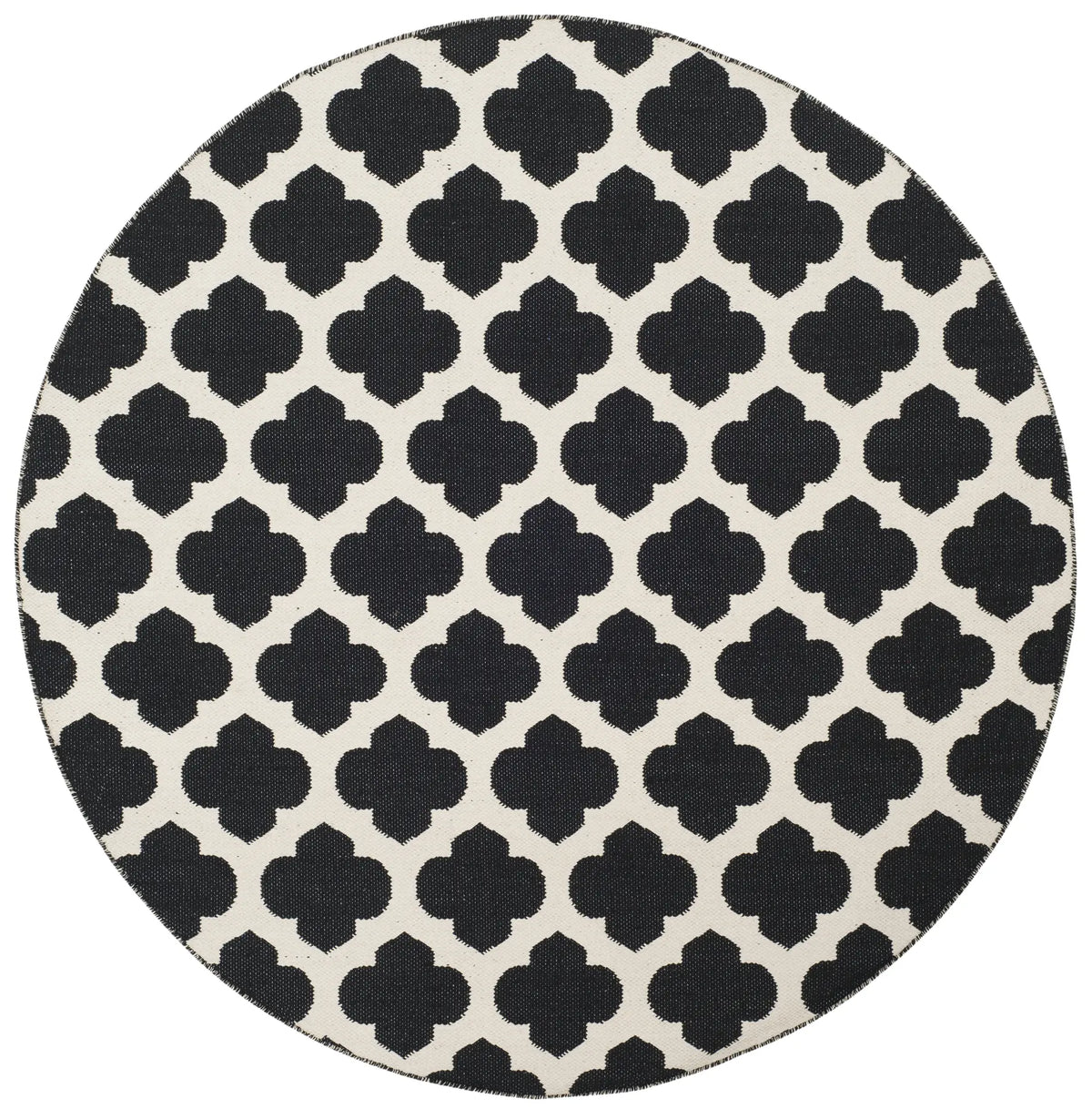 Safavieh Montauk 6'-0" x 6'-0" Rug in Black / Ivory