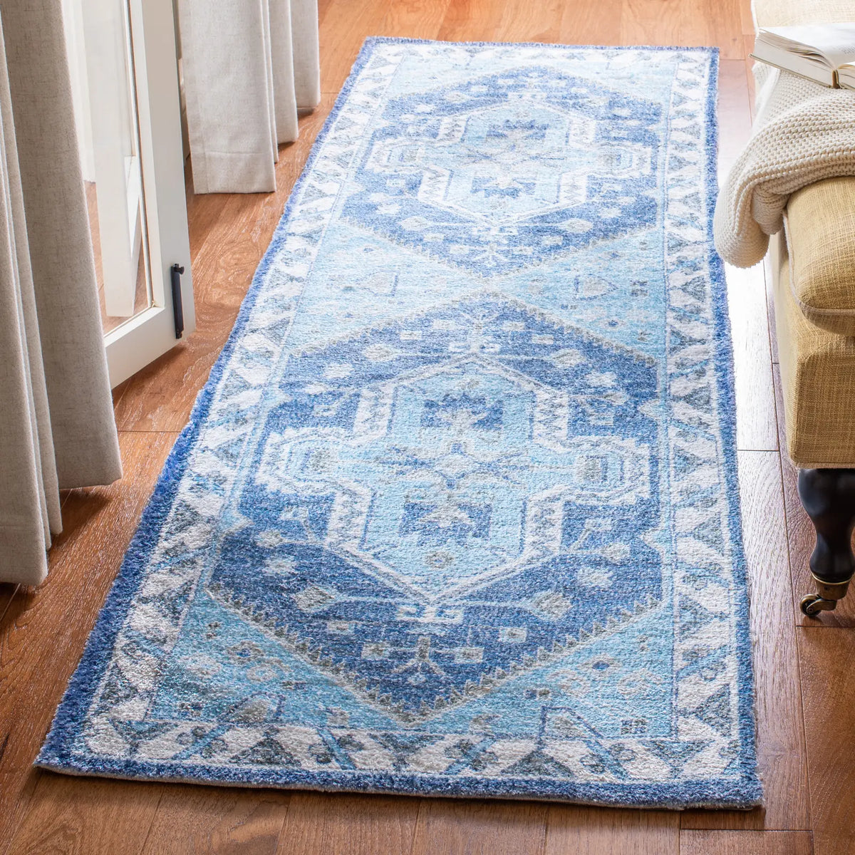 Safavieh Saffron 2'-3" x 8'-0" Rug in Blue / Ivory