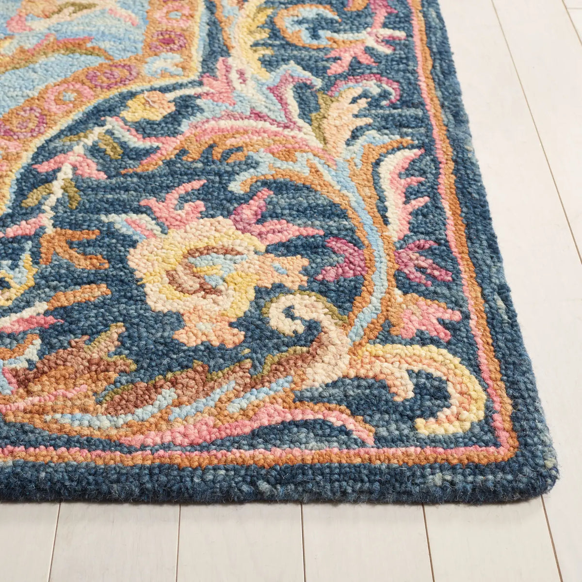 Safavieh Savonnerie 4'-0" x 6'-0" Rug in Navy / Pink