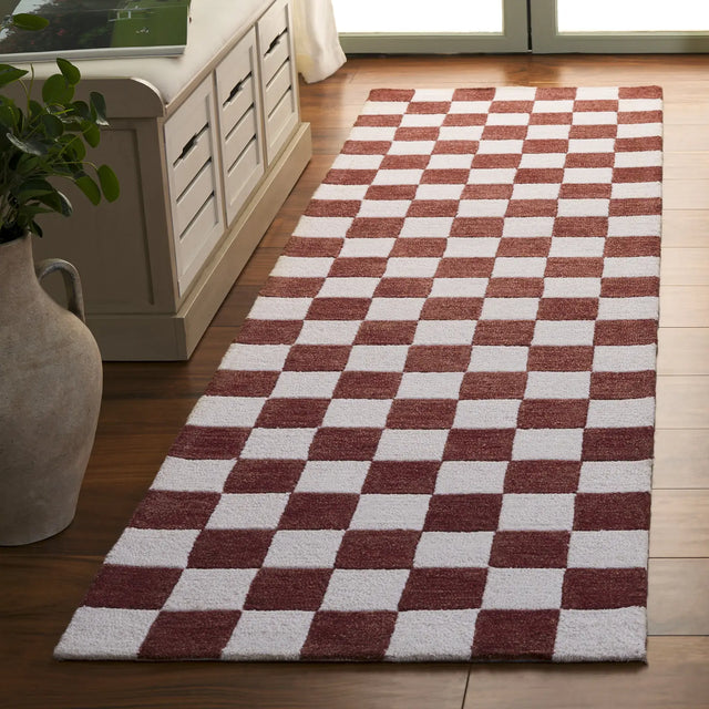 Safavieh Ebony 2'-3" x 8'-0" Rug in Red / Ivory
